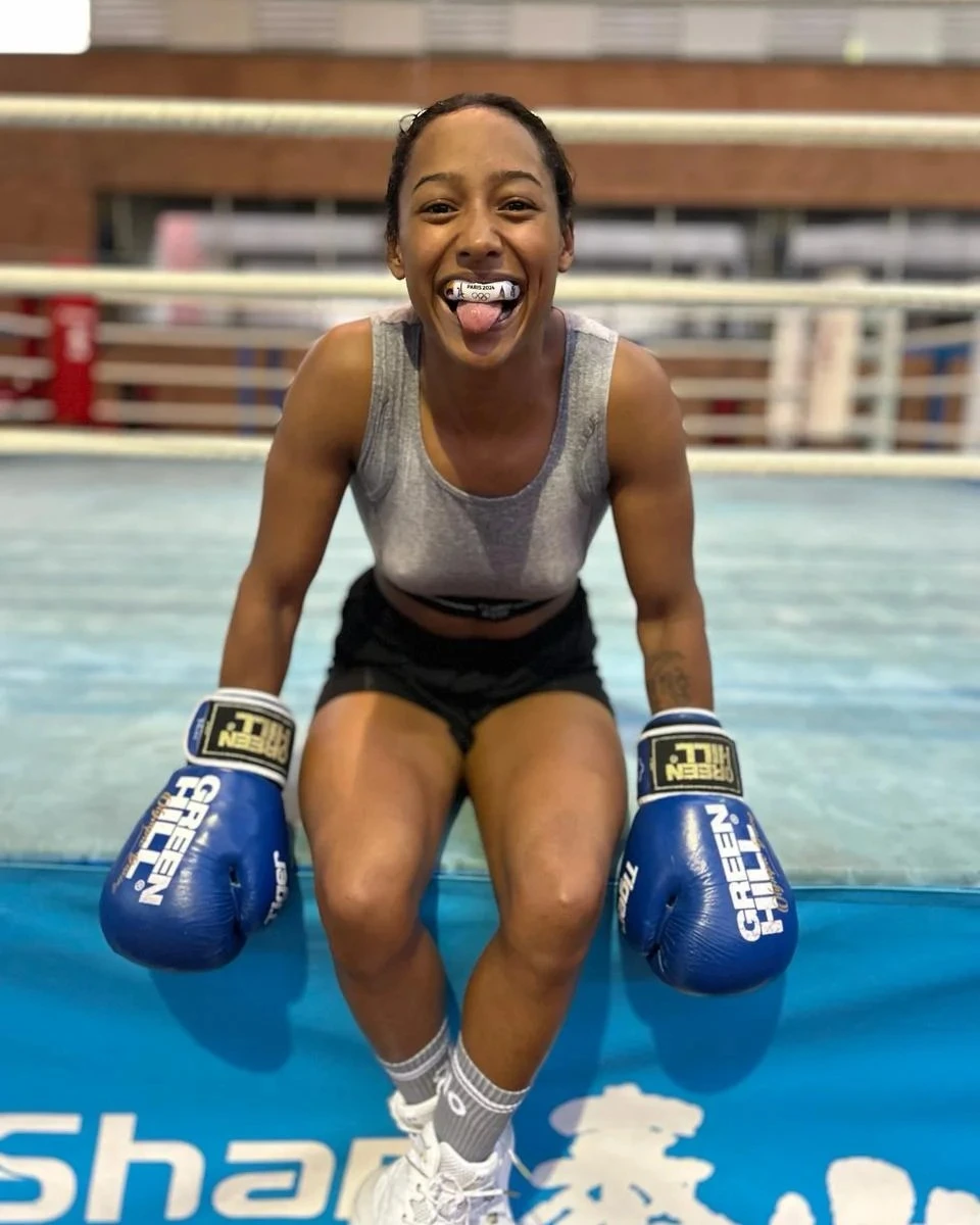 El barrio Lourdes tiene a su mundialista del boxeo: Valeria Arboleda. Entrevista 3 El barrio Lourdes tiene a su mundialista del boxeo: Valeria Arboleda. Entrevista Q'HUBO entrevistó a Valeria Arboleda. Creció y se formó en el barrio Lourdes (Santa Fe), y hoy es medallista de bronce a nivel mundial en el boxeo. Le contamos su historia.