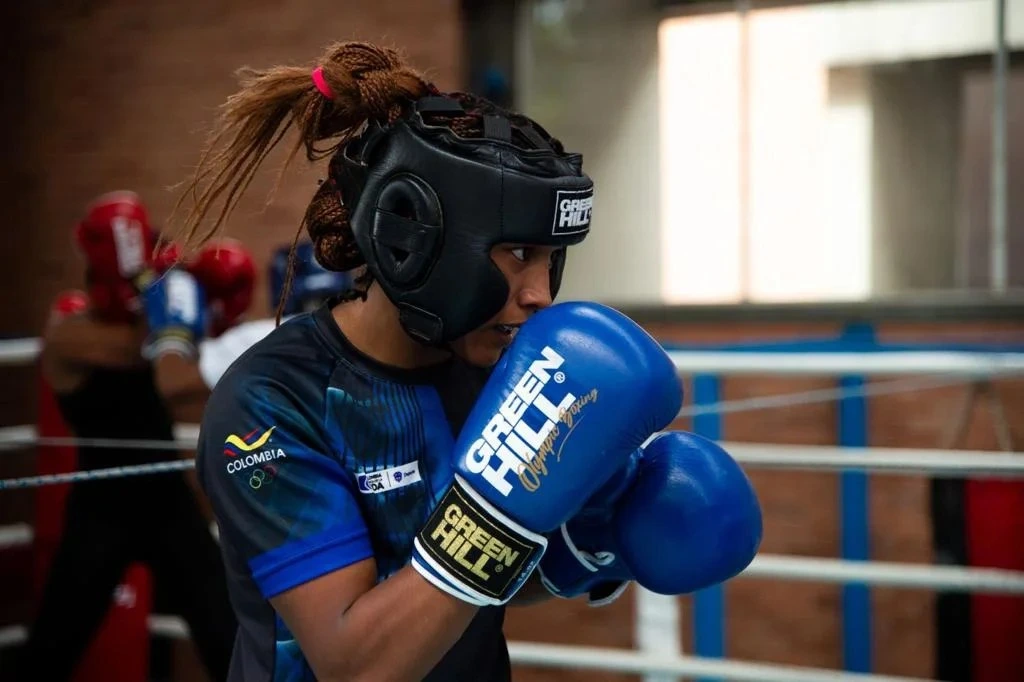 El barrio Lourdes tiene a su mundialista del boxeo: Valeria Arboleda. Entrevista 1 El barrio Lourdes tiene a su mundialista del boxeo: Valeria Arboleda. Entrevista Q'HUBO entrevistó a Valeria Arboleda. Creció y se formó en el barrio Lourdes (Santa Fe), y hoy es medallista de bronce a nivel mundial en el boxeo. Le contamos su historia.