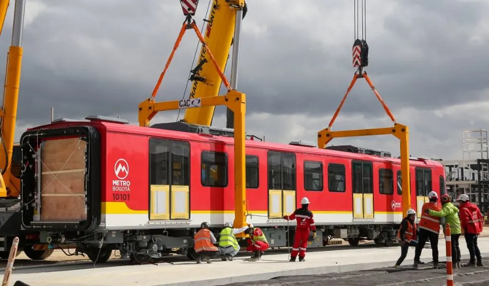 ¡Histórico! El primer vagón del Metro de Bogotá tocó suelo capitalino 1 ¡Histórico! El primer vagón del Metro de Bogotá tocó suelo capitalino ¡Histórico! El primer vagón del Metro de Bogotá ya tocó suelo en Bosa, marcando el inicio de las pruebas para verlo rodar.