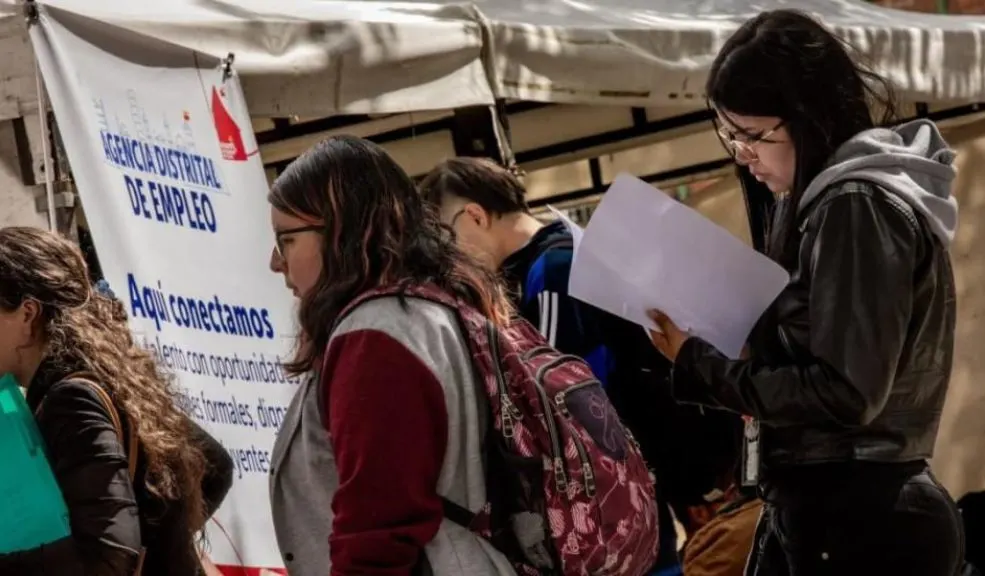 ¡Joven, póngase pilas! Kennedy abre 60 vacantes de trabajo con Eficacia El próximo lunes 29 de septiembre, en la localidad de Kennedy, Eficacia S.A.S y la Alcaldía Local ofrecerán 60 vacantes laborales dirigidas a bachilleres. Los puestos disponibles son para áreas comerciales, logísticas y operativas.