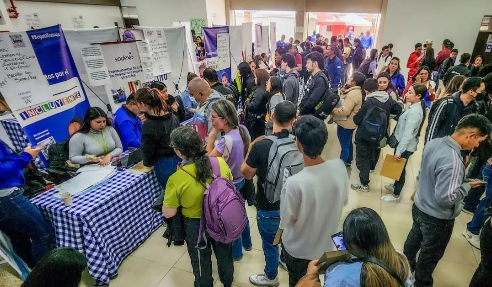 ¡Joven, póngase pilas! Kennedy abre 60 vacantes de trabajo con Eficacia El próximo lunes 29 de septiembre, en la localidad de Kennedy, Eficacia S.A.S y la Alcaldía Local ofrecerán 60 vacantes laborales dirigidas a bachilleres. Los puestos disponibles son para áreas comerciales, logísticas y operativas.