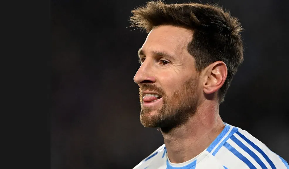 ¡Messi casi arma la batalla campal del año en el Monumental! 1 ¡Messi casi arma la batalla campal del año en el Monumental! ¡Se prendió el túnel del Monumental! En plena despedida de Messi, lo que parecía una fiesta terminó en tensión: el ‘10’ encaró de frente al capitán venezolano Tomás Rincón y por poco se van a los golpes.