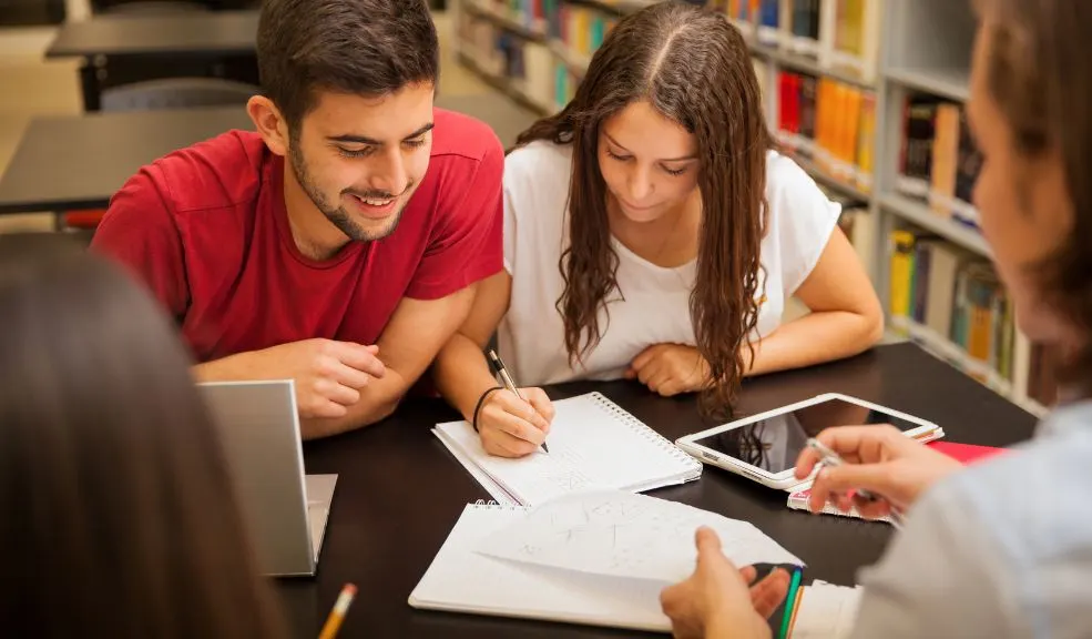 ¡Última chance para acceder a más de 1.500 becas en Bogotá! Bogotá abrió más de 1.500 becas técnicas para jóvenes entre 14 y 28 años. La agencia Atenea cubrirá matrícula, apoyos económicos y acompañamiento laboral. Le contamos cómo participar.