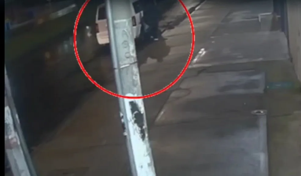 Agarraron a 'rompevidrios' en Chapinero, uno iba en silla de ruedas 4 Agarraron a 'rompevidrios' en Chapinero, uno iba en silla de ruedas Hombres de la Policía de Chapinero dieron captura en las últimas horas a dos hombres, uno de ellos en silla de ruedas, que robaron a través de la modalidad de rompevidrios.