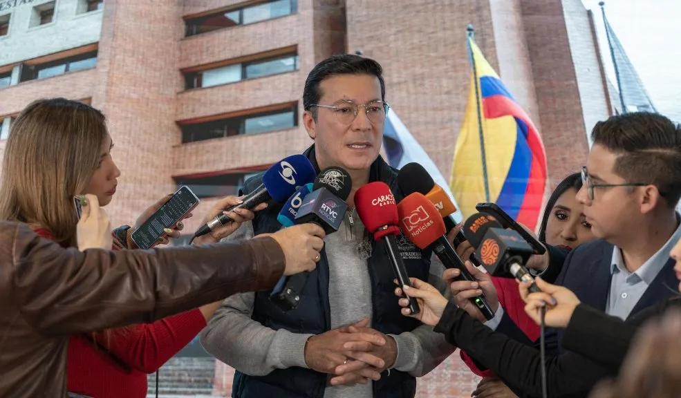 Así avanza la jornada electoral del Pacto Histórico Desde las 8:00 a. m., los colombianos inscritos en el censo electoral han podido acercarse a los distintos puntos de votación habilitados para participar en la consulta popular del Pacto Histórico, en la que se definirán el candidato presidencial y los candidatos al Senado y a la Cámara de Representantes de cara a las elecciones de 2026.