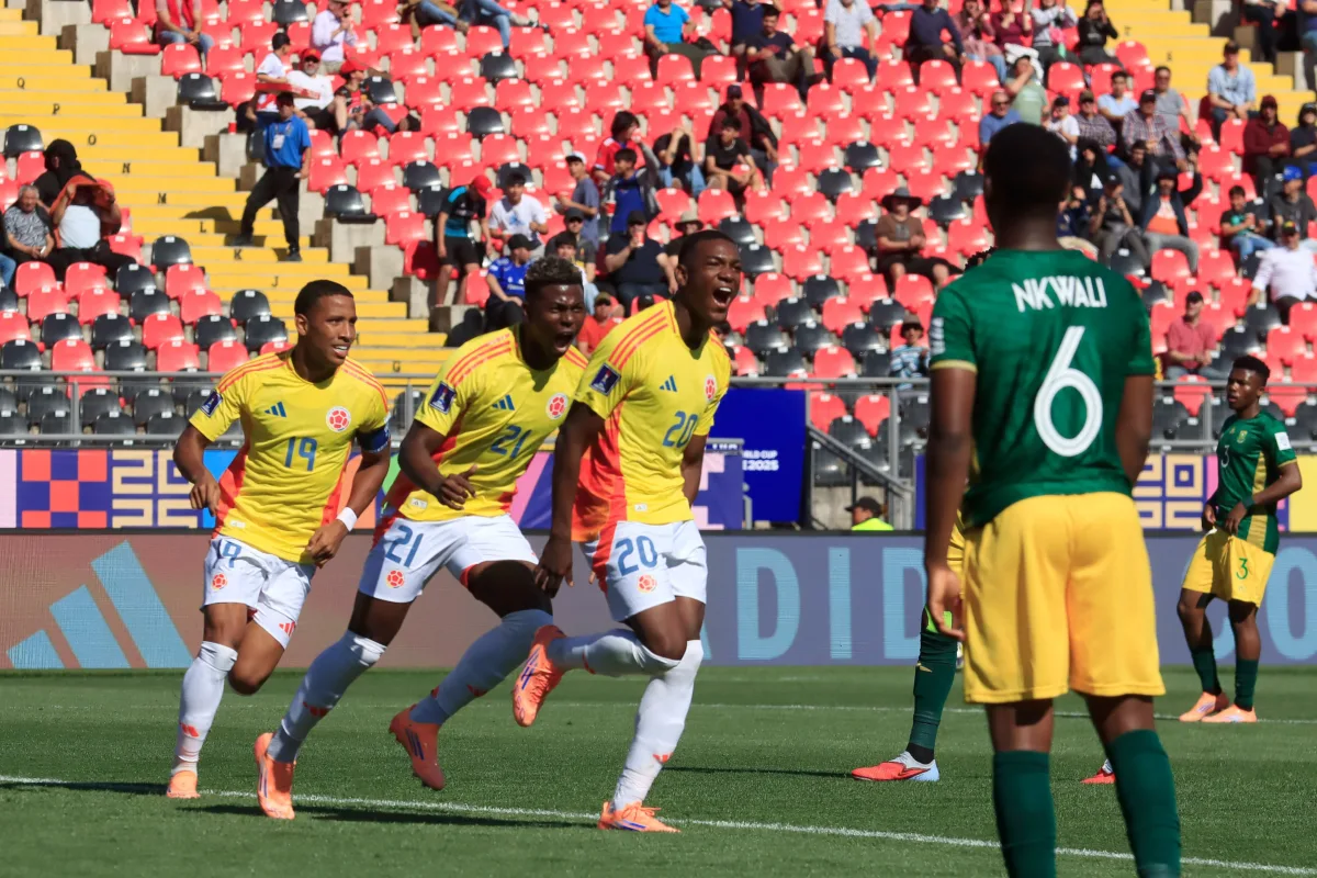 Así la Selección Colombia logró su paso a cuartos de final del Mundial Sub 20 La Selección Colombia venció 3-1 a Sudáfrica y avanzó a los cuartos de final del Mundial Sub 20, en Chile. Esta es la crónica que dejó este encuentro, que tiene soñando a la 'Tricolor'.