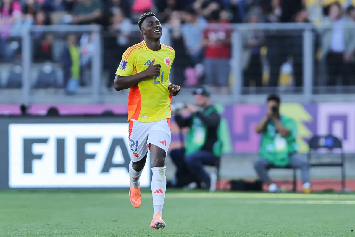 Así la Selección Colombia logró su paso a cuartos de final del Mundial Sub 20 La Selección Colombia venció 3-1 a Sudáfrica y avanzó a los cuartos de final del Mundial Sub 20, en Chile. Esta es la crónica que dejó este encuentro, que tiene soñando a la 'Tricolor'.