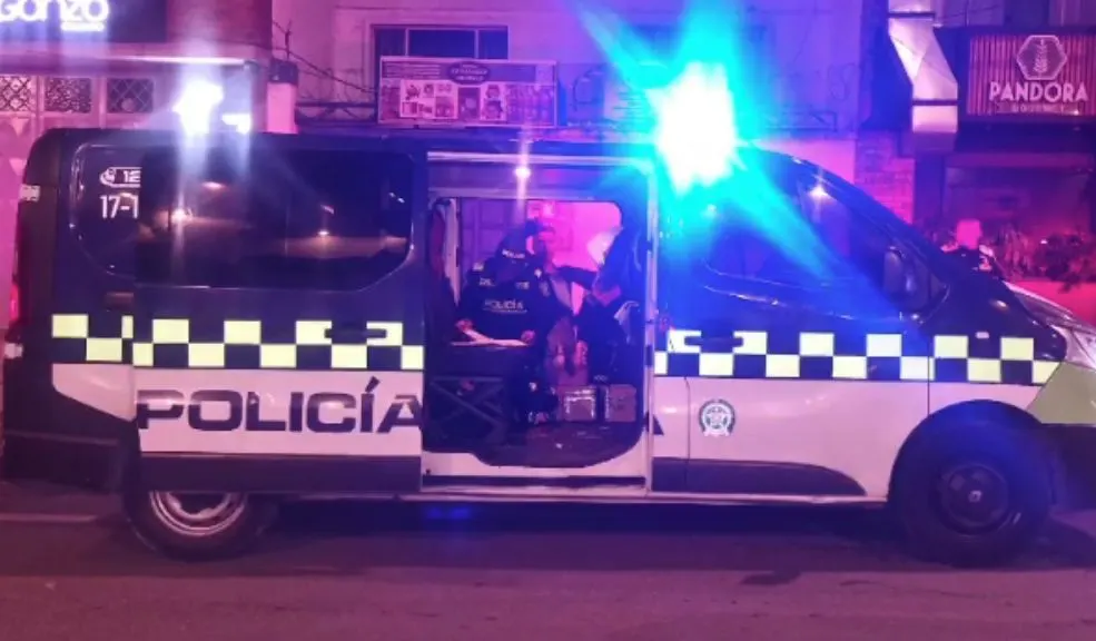 Barrios Unidos: intento de robo a militar terminó con un presunto ladrón muerto Un intento de robo a un integrante activo del Ejército Nacional en la localidad de Barrios Unidos dejó como resultado la muerte del presunto ladrón.