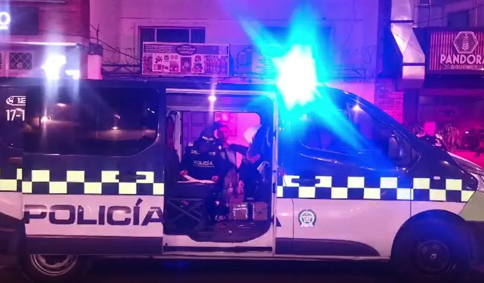 Barrios Unidos: más detalles del intento de robo a militar que terminó con un ladrón muerto 1 Barrios Unidos: más detalles del intento de robo a militar que terminó con un ladrón muerto En el barrio El Rosario, en la localidad de Barrios Unidos, un intento de hurto terminó en tragedia para uno de los presuntos delincuentes que participaron en el hecho.