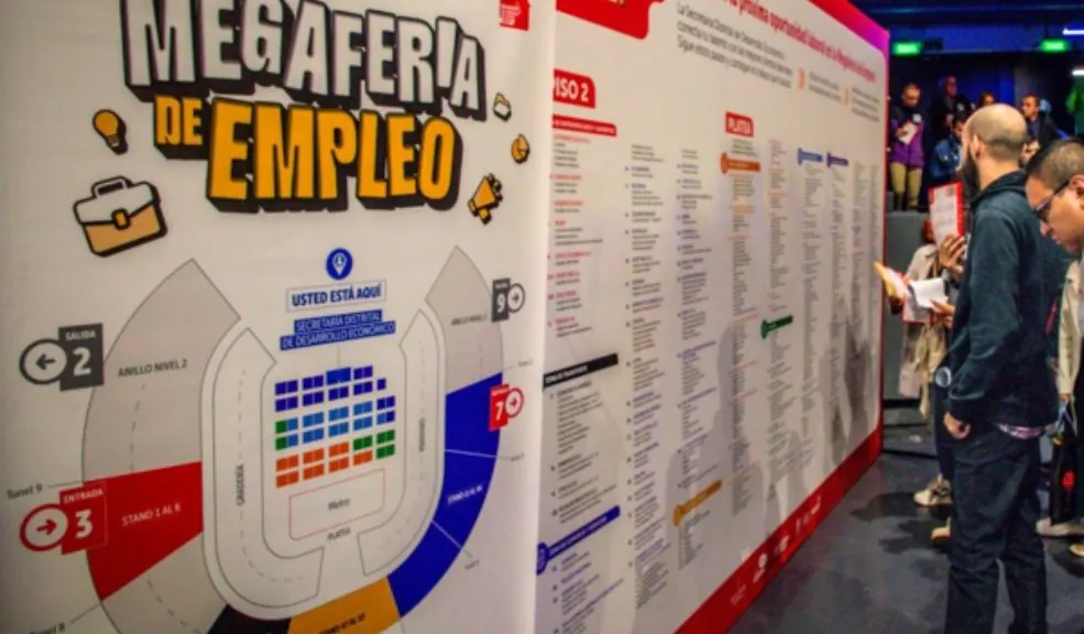 Mega Feria de Empleo en Bogotá: habrá 15.000 vacantes este 17 de octubre Bogotá ofrece 15.000 vacantes disponibles en Mega Feria Laboral este 17 de octubre en Corferias. Empresas locales y nacionales ofrecen oportunidades reales de trabajo. Le contamos los requisitos y cómo participar.
