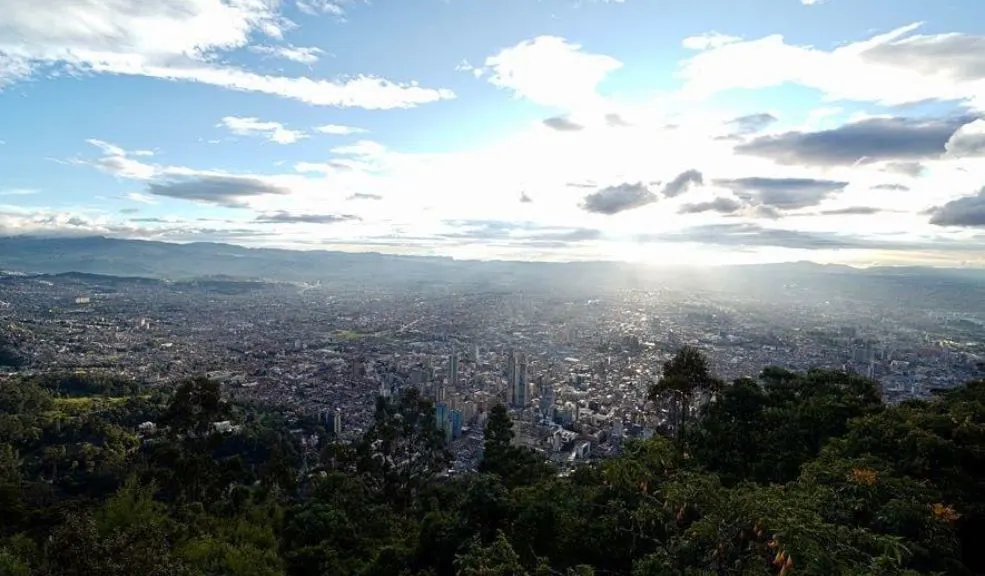 Bogotá es finalista del premio ambiental más importante del mundo Bogotá fue seleccionada como finalista del Premio Earthshot en la categoría 'Limpiar nuestro aire'.