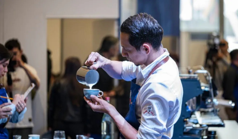 Café de Colombia Expo 2025 fue un éxito en ventas y asistencia La feria, transformada en una verdadera fiesta del café, reunió a productores, baristas y consumidores en torno a la cultura, la innovación y el sabor del grano que identifica al país en el mundo.