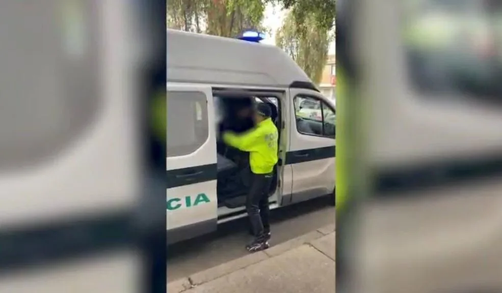 En Teusaquillo: capturan a falso profesor de piano por presunto abuso sexual en Suba Un hombre que se hacía pasar por profesor de piano fue capturado en la localidad de Teusaquillo, señalado de haber abusado sexualmente de una joven en el norte de Bogotá.
