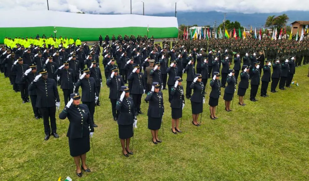 Cundinamarca fortalece su seguridad con el ascenso de 380 policías La seguridad del departamento de Cundinamarca se fortalece con la promoción de 380 policías, quienes asumen nuevas responsabilidades en beneficio de la comunidad.