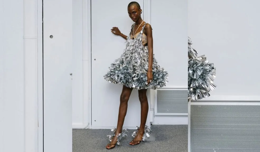 De tejer trenzas a tejer historia: Valentina Castro, la primera colombiana en Victoria’s Secret Valentina Castro, una joven de Tumaco, Nariño, hace historia en Victoria’s Secret al convertirse en la primera colombiana afrodescendiente en desfilar en las pasarelas de este famoso evento.