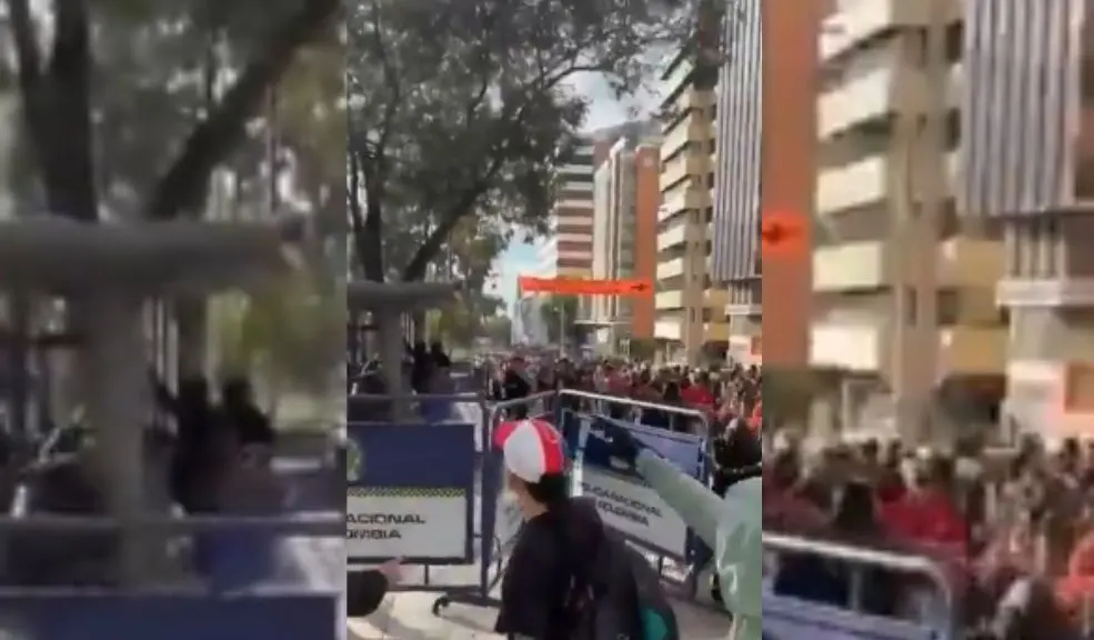 Fuertes disturbios en Chapinero: destruyeron un CAI durante manifestaciones Una jornada de protestas en la localidad de Chapinero escaló a actos de vandalismo, resultando en la destrucción de un CAI ubicado en la Avenida Chile con Carrera Séptima.