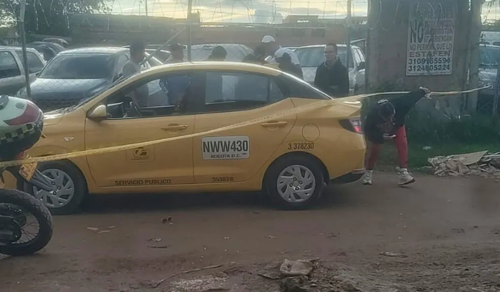 En Suba: asesinaron a una taxista en un parqueadero del barrio Nuevo Corinto Un asesinato se presentó este miércoles en el barrio Nuevo Corinto de Suba. Una taxista murió luego de ser impactada con arma de fuego. Esto es lo que se sabe.