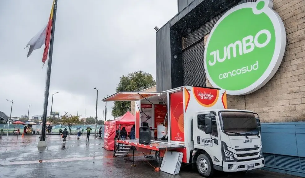 El 'Bus del Empleo' comienza su recorrido por Bogotá El 'Bus del Empleo' recorre Bogotá llevando vacantes, asesorías y oportunidades laborales gratuitas a cada localidad. ¡Trabajo sí hay!
