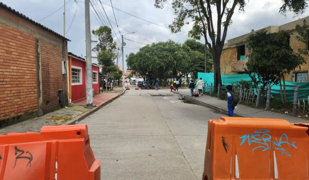En Ciudad Bolívar: ataque a bala dejó un muerto y a una mujer herida 2 En Ciudad Bolívar: ataque a bala dejó un muerto y a una mujer herida Un violento ataque a tiros interrumpió la noche del miércoles en el barrio México, Ciudad Bolívar, dejando a un hombre muerto y una mujer herida.