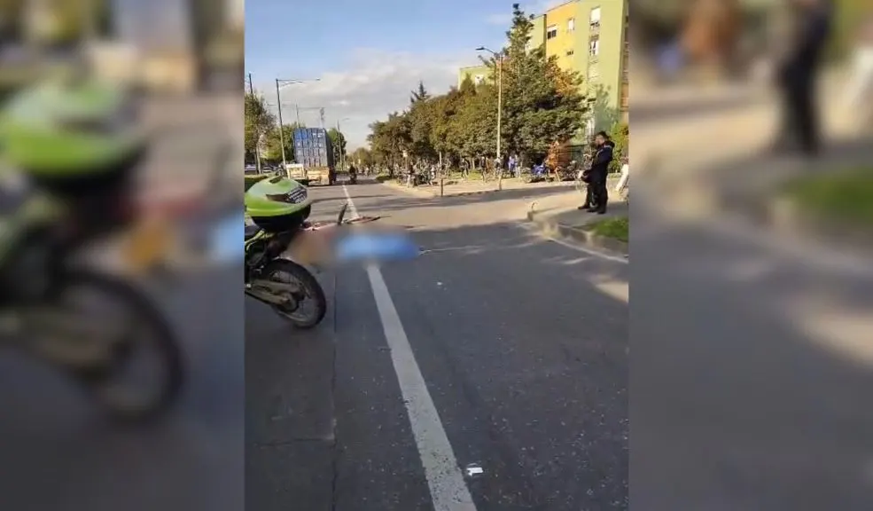 En Fontibón: se conocen más detalles del siniestro vial que cobró la vida de un biciusuario Un joven ciclista de 18 años perdió la vida trágicamente en la localidad de Fontibón tras ser arrollado por un tractocamión.