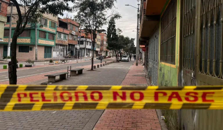 En Kennedy delincuentes persiguieron a un hombre para matarlo en vía pública