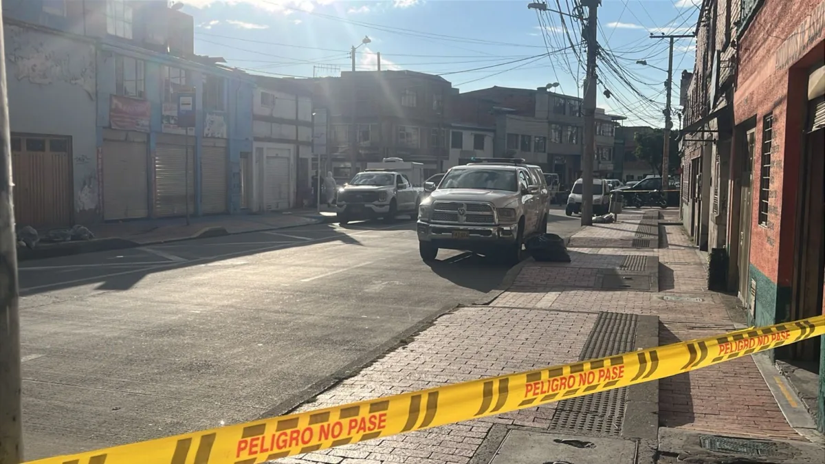 En Los Mártires un hombre fue asesinado a bala frente a su esposa