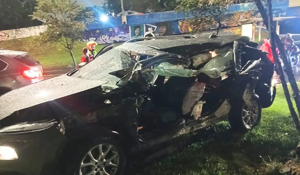 En Suba: choque de camioneta de alta gama contra grúa cobró la vida de una persona Un trágico accidente de tránsito se registró en la localidad de Suba, cobrando la vida de una persona.