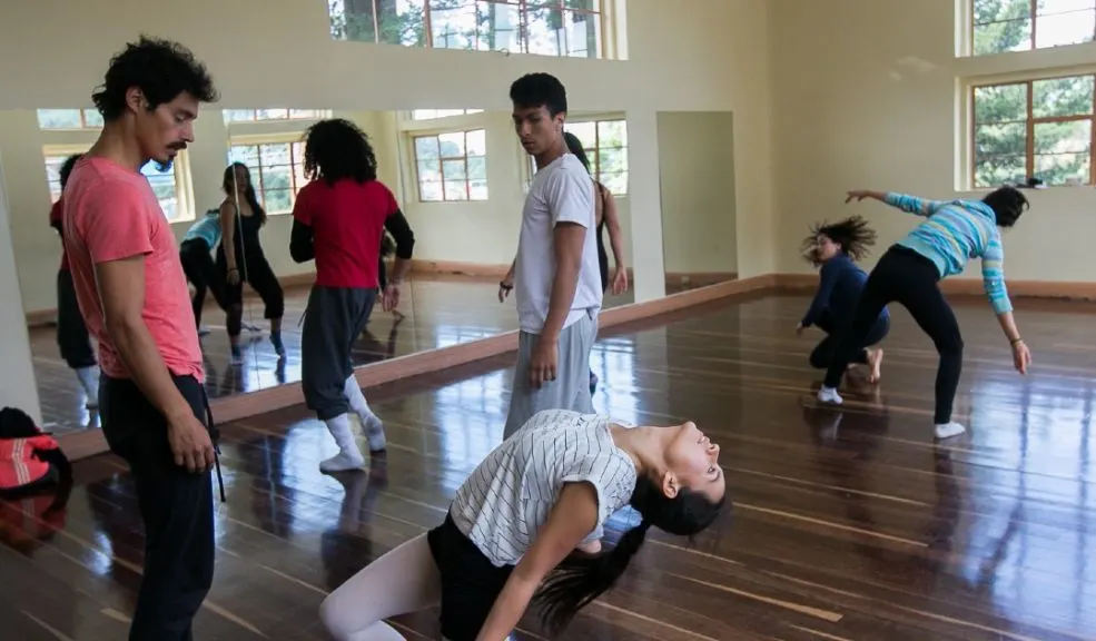 En Chapinero: clase gratis de capoeira este 11 de octubre 1 En Chapinero: clase gratis de capoeira este 11 de octubre Si le gusta la danza y las artes marciales, pruebe la capoeira. Habrá clases gratis este sábado en el CEFE de Chapinero. Le contamos cómo participar.