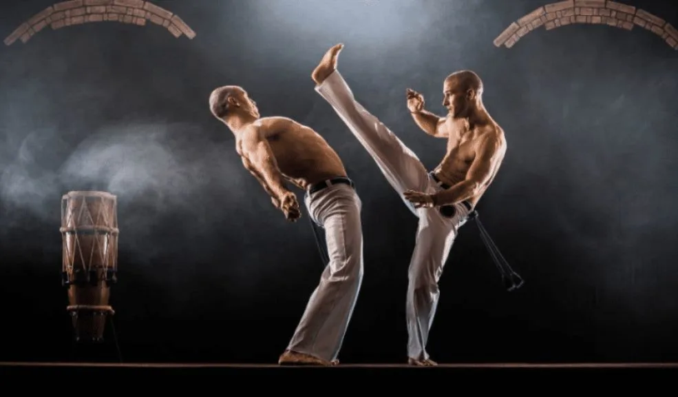 En Chapinero: clase gratis de capoeira este 11 de octubre Si le gusta la danza y las artes marciales, pruebe la capoeira. Habrá clases gratis este sábado en el CEFE de Chapinero. Le contamos cómo participar.