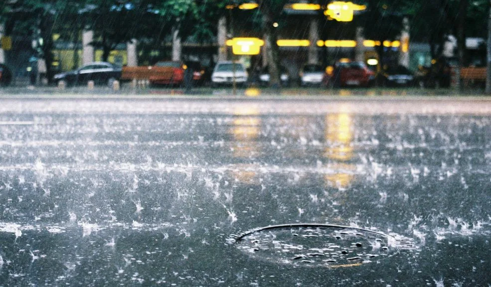Engativá: accidente entre motociclista y alimentador deja una víctima mortal La mañana de este jueves inició con la lamentable pérdida de un motociclista en un accidente de tránsito con un alimentador, ocurrido en la localidad de Engativá.