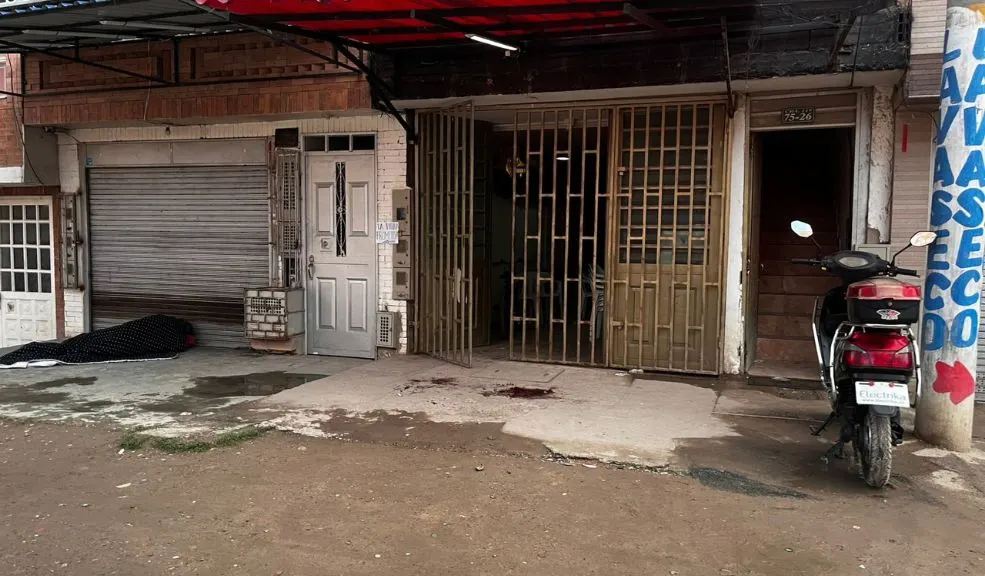 Engativá: más detalles del ataque a bala que dejó varios heridos En Engativá, barrio Unir, un ataque a bala dentro de un establecimiento comercial dejó varios heridos y causó pánico entre los vecinos.