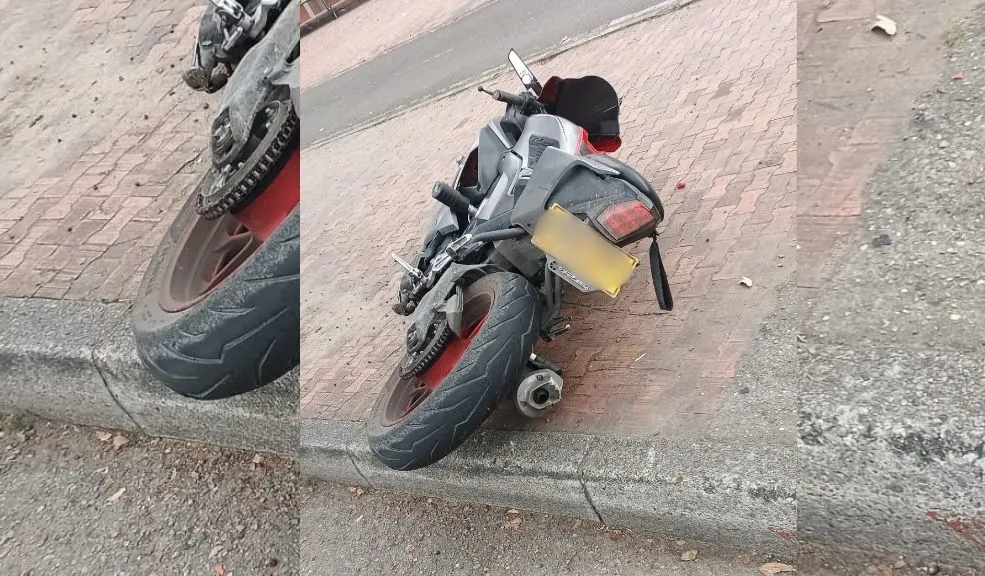 Engativá: motociclista pierde la vida en accidente con automóvil 2 Engativá: motociclista pierde la vida en accidente con automóvil Un grave accidente de tránsito se registró en la tarde de este lunes en la localidad de Engativá entre un automóvil y un motociclista. Desafortunadamente, en el incidente el motero resultó sin vida.