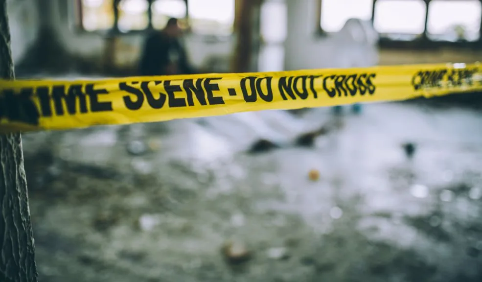Hombre mató a su esposa por no perder peso tras el embarazo Una abogada escocesa de 37 años, June Bunyan, fue estrangulada y desmembrada por su esposo, Jonathan Rentería, de 25 años, en su apartamento en el barrio de Los Feliz, Los Ángeles.
