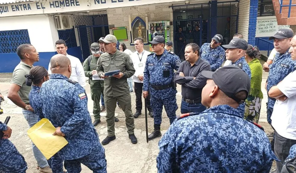 Inpec toma medidas, tras hechos de violencia: megaoperativo nacional Con el objetivo de garantizar el orden, la seguridad y la integridad de los funcionarios y personas privadas de la libertad en los establecimientos del país, el Inpec tomó medidas con megaoperativos a nivel nacional. Así se desarrollaron.
