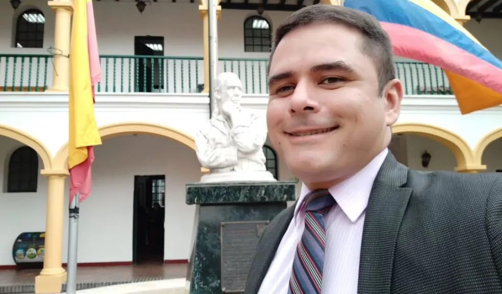Inició proceso de revocatoria contra el alcalde Carlos Fernando Galán 1 Inició proceso de revocatoria contra el alcalde Carlos Fernando Galán El alcalde Carlos Fernando Galán tendría que asistir a una audiencia ante el Consejo Nacional Electoral tras la radicación de la revocatoria de su mandato por parte del concejal Jairo Avellaneda.