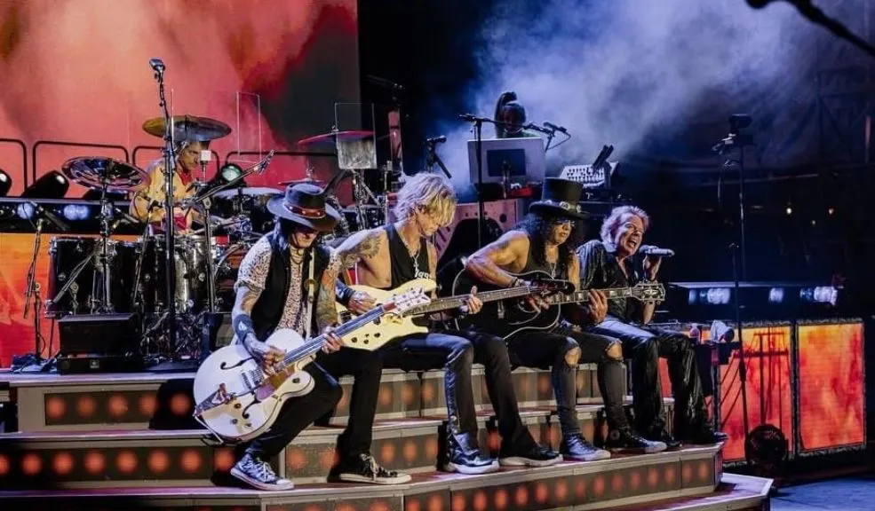 La Secretaría Distrital de Gobierno negó el permiso para el concierto de Guns N' Roses La Secretaría de Gobierno de Bogotá negó en primera instancia la autorización para el concierto de la banda Guns N' Roses, programado para el 7 de octubre en el Vive Claro Distrito Cultural.
