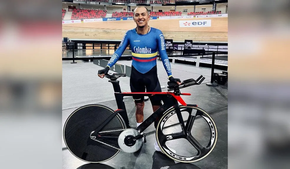 "Me pintaron que no podía volver a caminar": paraciclista que le ganó a la adversidad 1 "Me pintaron que no podía volver a caminar": paraciclista que le ganó a la adversidad El bogotano Diego Germán Dueñas ganó dos medallas de bronce en el Mundial de Paraciclismo en Pista, realizado en Brasil. Tras un grave accidente laboral que le fracturó ambas piernas y ante el diagnóstico de los médicos, quienes le dijeron que no podría volver a caminar, hoy es medallista paralímpico y uno de los mejores del mundo.