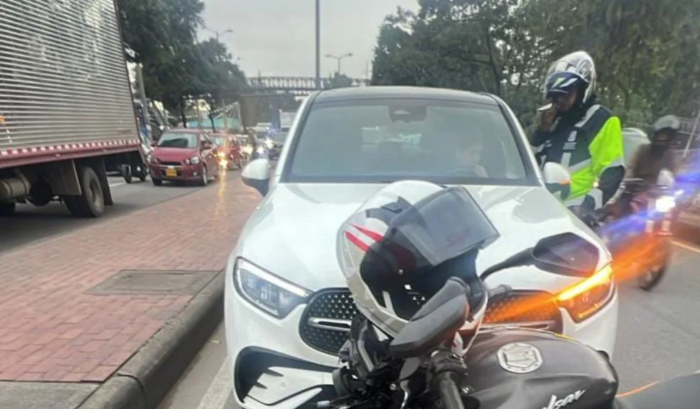 Movilidad en Fontibón, Usaquén y Engativá se ve afectada por choques 3 Movilidad en Fontibón, Usaquén y Engativá se ve afectada por choques La movilidad de este martes se ha visto afectada en Bogotá por tres accidentes presentados en tres localidades en menos de una hora. Según reportes de la Secretaría de Movilidad, uno de ellos fue un accidente múltiple.
