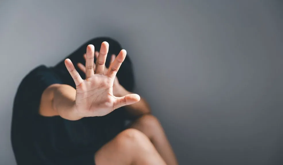 Mujer denuncia negligencia frente a acoso de su expareja: "Esa medida no sirvió de nada" Una residente de Candelaria La Nueva, Ciudad Bolívar, ha solicitado la intervención urgente de las autoridades por el acoso constante de su expareja, a pesar de contar con una medida de protección vigente desde octubre de 2023.