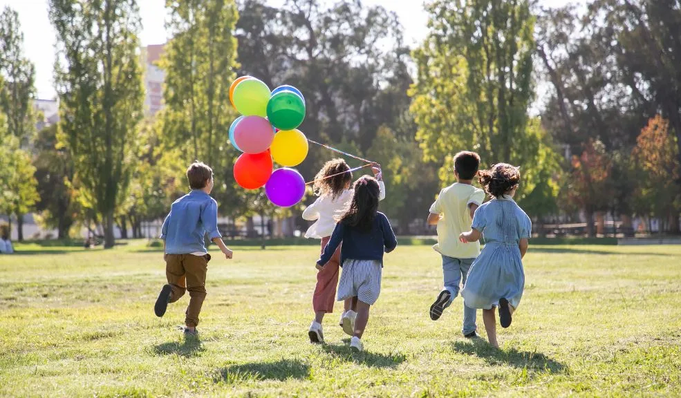 No deje a sus hijos sin plan estas vacaciones, inscríbalos en las Vacaciones Recreativas de Bogotá Este 4 de octubre se abren las inscripciones para las Vacaciones Recreativas de Bogotá. Pueden participar niños, niñas y adolescentes entre los 6 y 17 años, totalmente gratis.