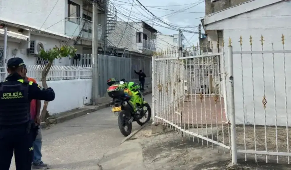 Nuevo ataque contra el INPEC: balearon a un dragoneante cerca de su casa en Cartagena 1 Nuevo ataque contra el INPEC: balearon a un dragoneante cerca de su casa en Cartagena Un nuevo y grave ataque contra el INPEC se registró en Cartagena, donde el dragoneante Juan Camilo Palacios Figueredo fue baleado cerca de su residencia.