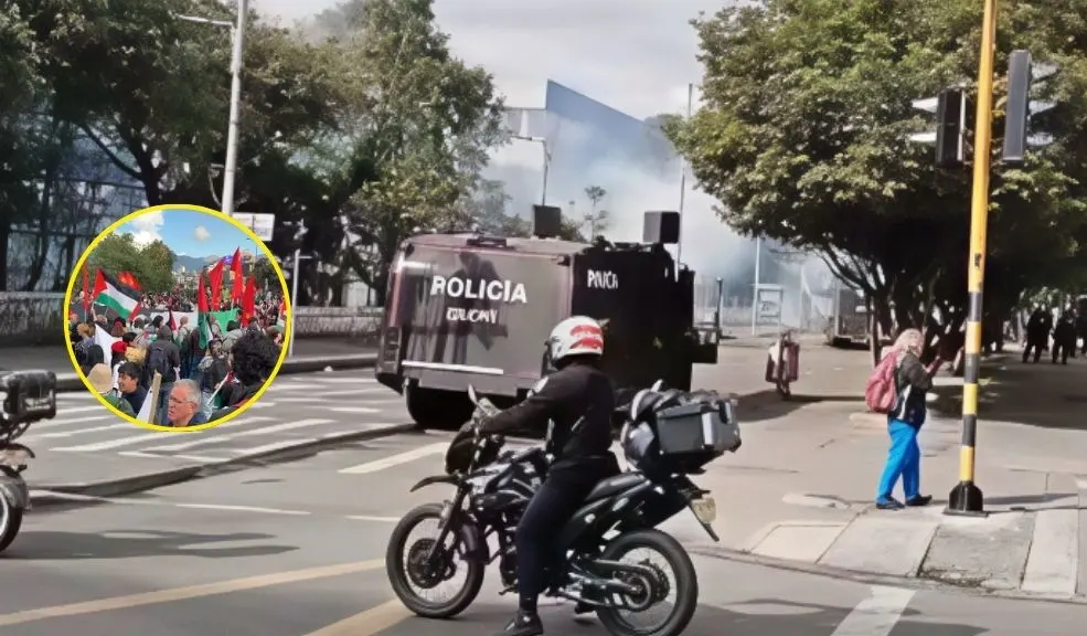 EN VIVO: Permanecen los bloqueos por manifestaciones en apoyo a Palestina Este martes 7 de octubre se desarrollan en Bogotá manifestaciones propalestina, convocadas por el Frente de Acción por Palestina, la Comunidad Palestina de Colombia FECODE y otros colectivos sociales, con el respaldo del Gobierno Nacional.