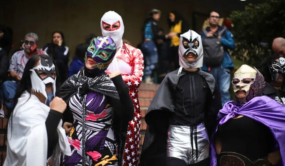Planes y shows en esta temporada de Halloween para toda la familia Bogotá se prepara para un extenso fin de semana de Halloween, con una variada agenda de actividades para toda la familia en centros comerciales, cines y espacios culturales.