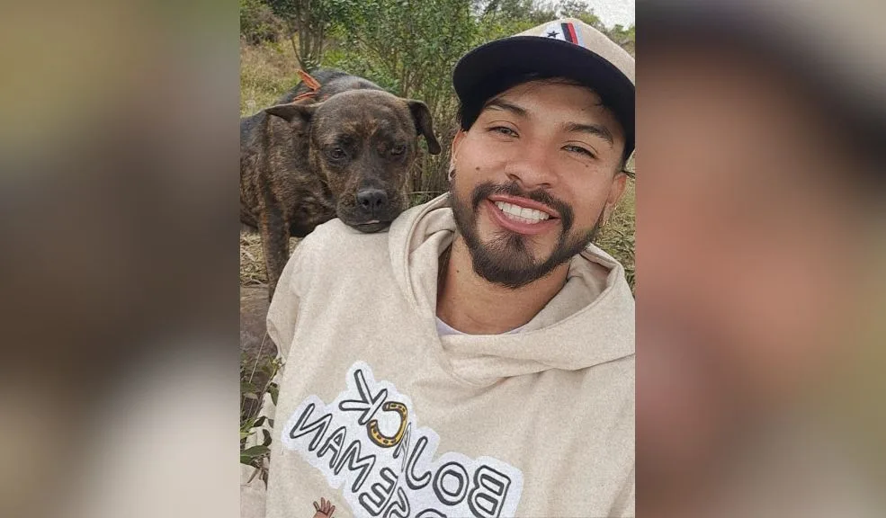 Ciudad Bolívar despide a Jonnatan Chandillo, el animalista que dedicó su vida a los peluditos Familiares, amigos y defensores de los animales despidieron a Jonnatan Andrés Chandillo, fundador de la Fundación Corazón Canino y protector de cientos de peluditos en Ciudad Bolívar. Su partida deja un profundo vacío, pero también un legado que seguirá vivo.