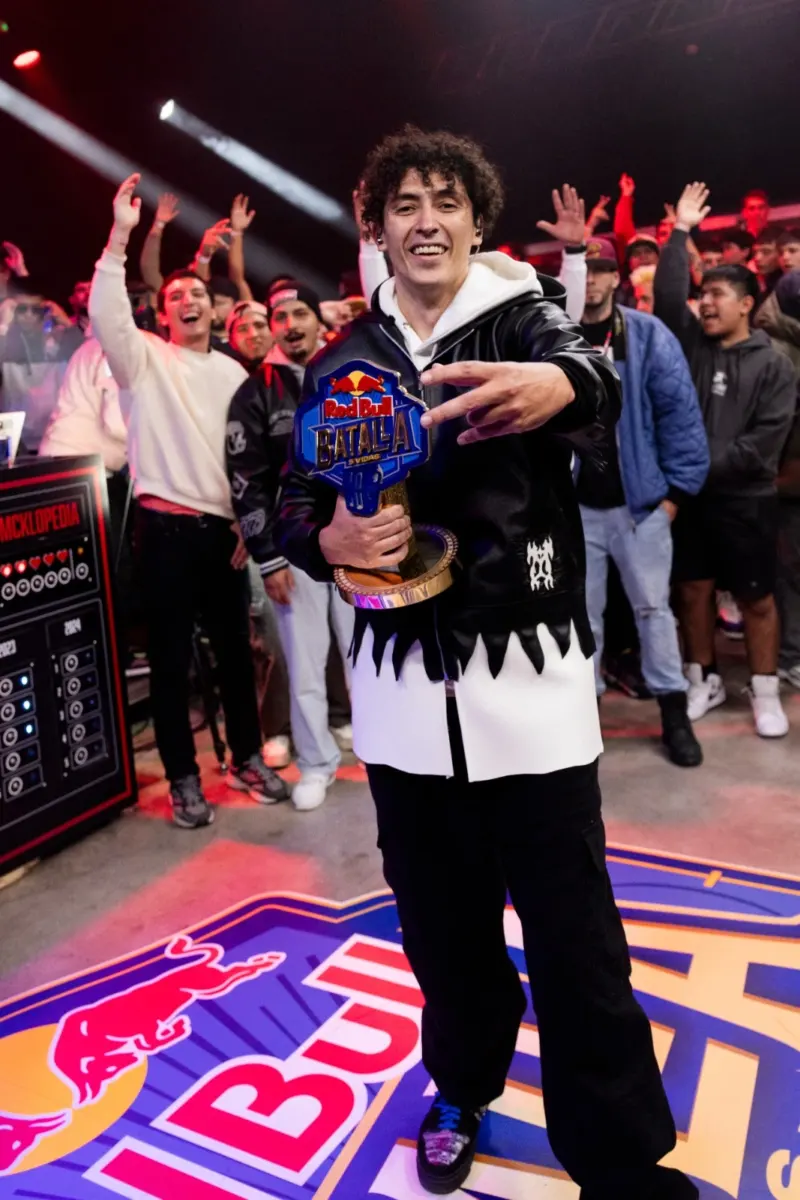 En Bogotá: Lokillo y Martihea competirán por el supercampeonato de Red Bull Batalla '5 vidas' 6 En Bogotá: Lokillo y Martihea competirán por el supercampeonato de Red Bull Batalla '5 vidas' La gran final de la Red Bull Batalla '5 vidas' se disputará este sábado en el parque Mundo Aventura de Bogotá. El duelo por el supercampeonato será protagonizado por dos figuras colombianas: Marithea y Lokillo. Descubre aquí todos los detalles de la jornada.