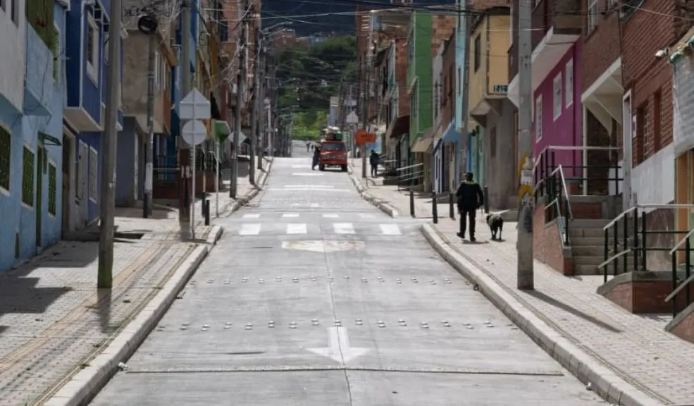 San Cristóbal: Distrito renueva más de 9.000 m² de espacio público en pro de la comunidad 2 San Cristóbal: Distrito renueva más de 9.000 m² de espacio público en pro de la comunidad El Distrito renovó más de 9.000 m² de espacio público en San Cristóbal, beneficiando a más de 31.900 habitantes con obras que mejoran la movilidad, la seguridad y la sostenibilidad en torno al TransMiCable.