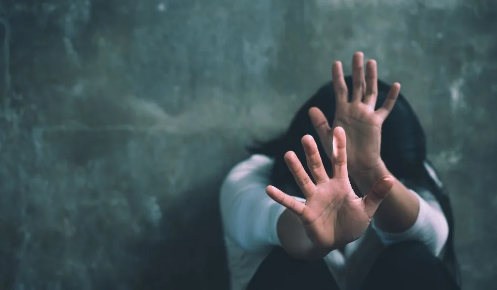 San Cristóbal: a la cárcel hombre que secuestró, agredió y abusó de una mujer durante 10 horas 2 San Cristóbal: a la cárcel hombre que secuestró, agredió y abusó de una mujer durante 10 horas Un juez de control de garantías ordenó la reclusión en la cárcel de un individuo presuntamente responsable de secuestro, agresión y abuso sexual contra una mujer. El crimen tuvo lugar en una residencia de Santa Rita Sur Oriental (San Cristóbal).