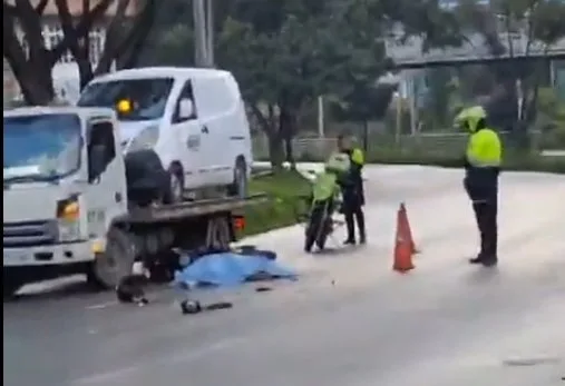Siniestro en Usme: motociclista murió impactándose contra un camión 2 Siniestro en Usme motociclista murió impactándose contra un camión