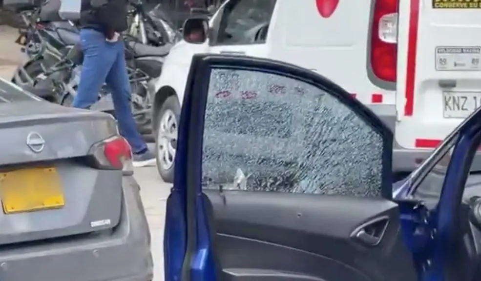 Suba: tres militares resultaron heridos en el barrio Mazurén En los últimos minutos se registró un fuerte enfrentamiento en la localidad de Suba, al norte de Bogotá. Los militares, que al parecer estaban por darle captura a un sujeto, terminaron en medio de un tiroteo que dejó a tres de ellos heridos.