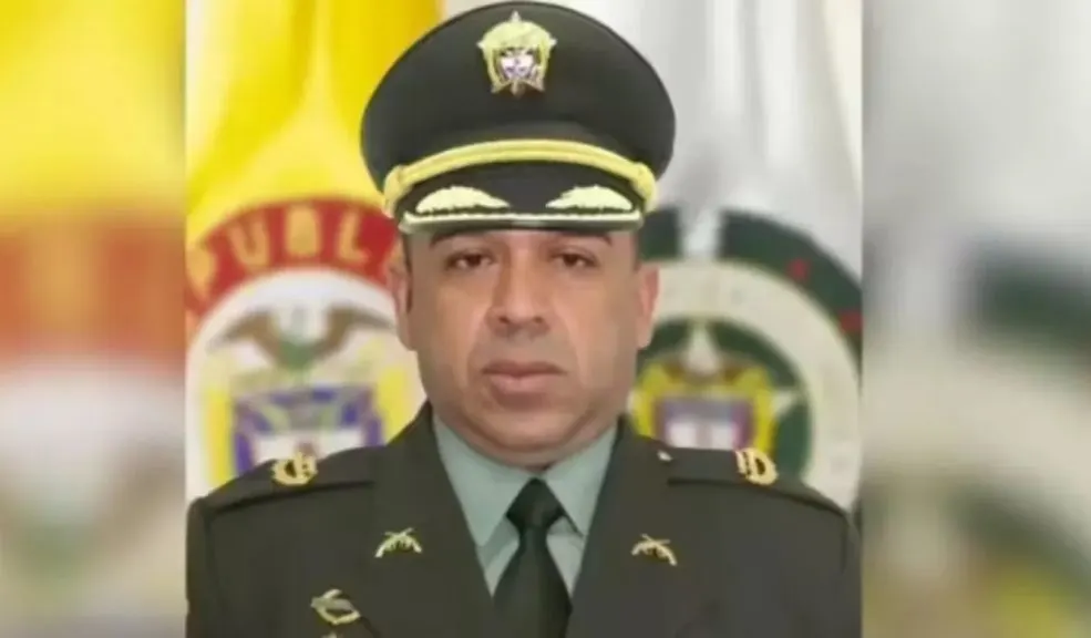 Subcomandante se entregó por presunto abuso sexual a siete aspirantes a Policía 1 Subcomandante se entregó por presunto abuso sexual a siete aspirantes a Policía El subcomandante se habría entregado después de que se emitiera una orden de captura por delitos sexuales a siete aspirantes a Policía, cometidos en el tercer trimestre del 2025. Al parecer, una de las jóvenes tuvo que someterse a un legrado en un centro médico.